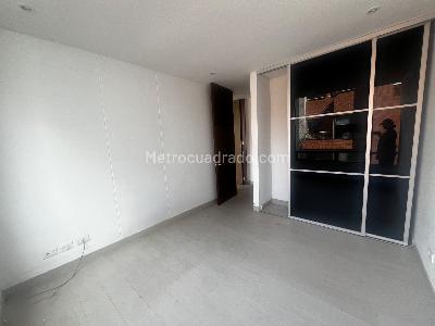 Apartamento de 2 alcobas en venta en Chico Iii Sector, Bogotá, 124 m² · foto 14 de 20