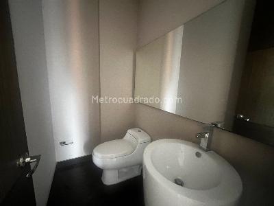 Apartamento de 2 alcobas en venta en Chico Iii Sector, Bogotá, 124 m² · foto 6 de 20