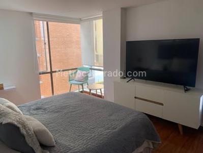 Apartamento de 3 alcobas en venta en Santa Barbara Occidental, Bogotá, 154 m² · foto 4 de 6