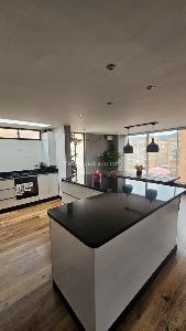 Apartamento de 3 alcobas en venta en Santa Barbara Occidental, Bogotá, 187 m² · foto 2 de 13