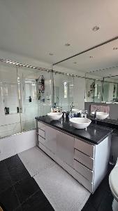 Apartamento de 3 alcobas en venta en Santa Barbara Occidental, Bogotá, 187 m² · foto 7 de 13