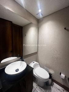 Apartamento de 1 alcoba en venta en La Candelaria Ii, Bogotá, 39 m² · foto 3 de 12