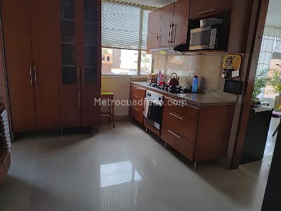 Apartamento de 4 alcobas en venta en Chico Navarra, Bogotá, 193 m² · foto 9 de 20