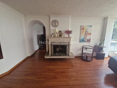Apartamento en venta en Santa Barbara Central, Bogotá · foto 3 de 17