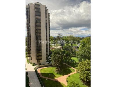 Apartamento de 3 alcobas en arriendo en Country Club, Bogotá, 286 m² · foto 2 de 10
