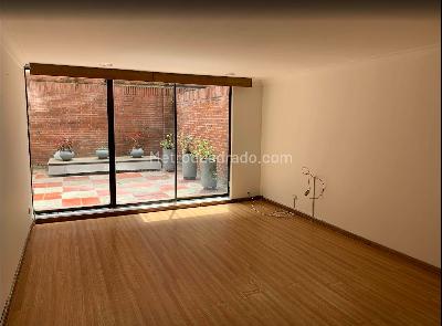 Apartamento de 2 alcobas en venta en Parque Del Virrey, Bogotá, 136 m² · foto 2 de 19