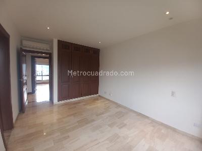 Apartamento en venta en Aguacatal, Cali · foto 7 de 18