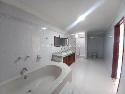 Casa de 4 alcobas en venta en El Ingenio I, Cali, 350 m² · foto 17 de 19
