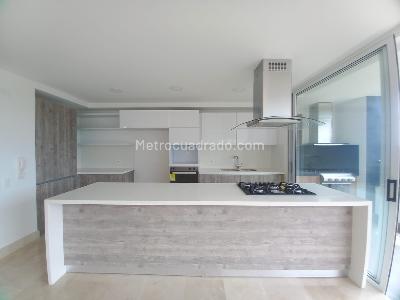Apartamento de 3 alcobas en venta en Altos De Ciudad Jardin, Cali, 147 m² · foto 8 de 15