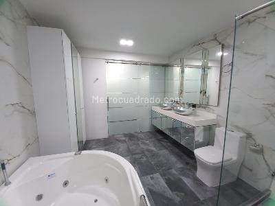 Casa de 5 alcobas en venta en Quintas De Don Simon, Cali, 250 m² · foto 9 de 11