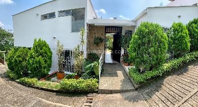 Casa de 3 alcobas en venta en Bella Suiza, Cali, 225 m² · foto 3 de 20