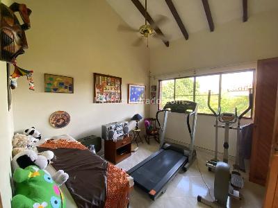 Casa de 4 alcobas en venta en Cañas Gordas, Cali, 1302 m² · foto 9 de 11