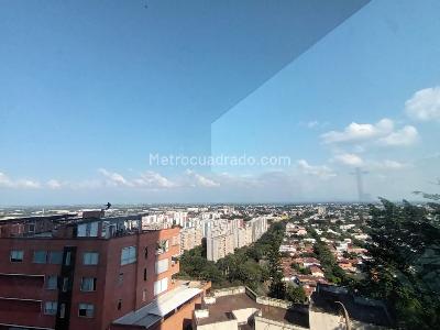Apartamento de 4 alcobas en venta en Mirador De Menga, Cali, 167 m² · foto 2 de 18