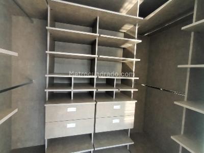 Apartamento de 4 alcobas en venta en Mirador De Menga, Cali, 167 m² · foto 13 de 18