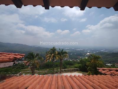 Casa de 5 alcobas en venta en Arroyohondo, Cali, 1900 m² · foto 3 de 15