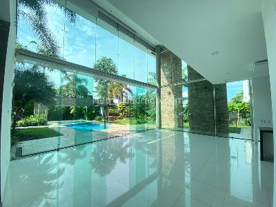 Casa de 5 alcobas en venta en Pance Av La Maria, Cali, 1408 m² · foto 3 de 20