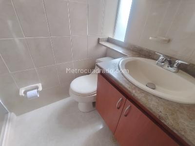 Apartamento de 3 alcobas en venta en Prados Del Limonar, Cali, 76 m² · foto 8 de 14