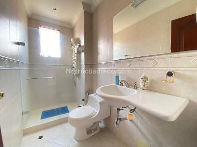 Casa de 5 alcobas en venta en Ciudad Jardin Paraiso, Cali, 264 m² · foto 13 de 20
