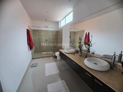 Casa de 4 alcobas en venta en Parcelaciones Pance, Cali, 360 m² · foto 12 de 16