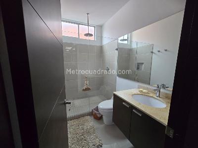 Casa de 4 alcobas en venta en Parcelaciones Pance, Cali, 360 m² · foto 15 de 16