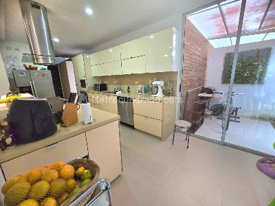 Casa de 4 alcobas en venta en Parcelaciones Pance, Cali, 360 m² · foto 9 de 16