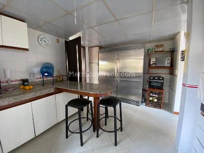 Casa de 4 alcobas en venta en Parcelaciones Pance, Cali, 400 m² · foto 3 de 15