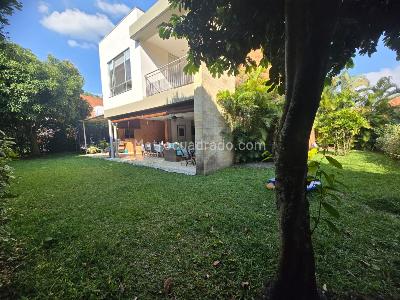 Casa de 5 alcobas en venta en Parcelaciones Pance, Cali, 581 m² · foto 3 de 20