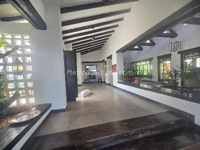 Casa de 4 alcobas en arriendo en Ciudad Jardin, Cali, 1500 m² · foto 9 de 20