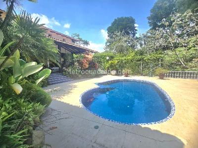 Casa de 4 alcobas en arriendo en Ciudad Jardin, Cali, 1500 m² · foto 14 de 20