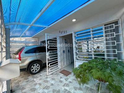 Casa de 4 alcobas en venta en Ciudad 2000, Cali, 250 m² · foto 2 de 20