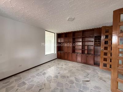 Casa de 4 alcobas en venta en Ciudad Jardin, Cali, 700 m² · foto 4 de 20