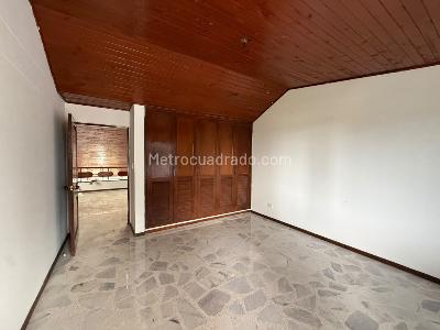 Casa de 4 alcobas en venta en Ciudad Jardin, Cali, 700 m² · foto 16 de 20