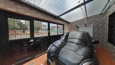Casa de 3 alcobas en venta en Modelo Popular, Bogotá, 220 m² · foto 3 de 19