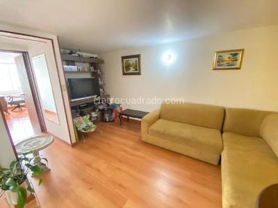 Casa de 5 alcobas en venta en Barrios Unidos Polo Club, Bogotá, 360 m² · foto 3 de 20