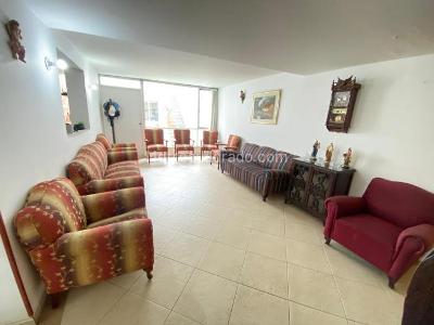 Casa de 5 alcobas en venta en Barrios Unidos Polo Club, Bogotá, 360 m² · foto 4 de 20