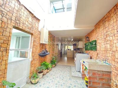Casa de 5 alcobas en venta en Barrios Unidos Polo Club, Bogotá, 360 m² · foto 9 de 20