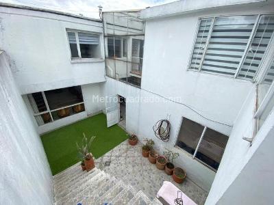 Casa de 5 alcobas en venta en Barrios Unidos Polo Club, Bogotá, 360 m² · foto 10 de 20