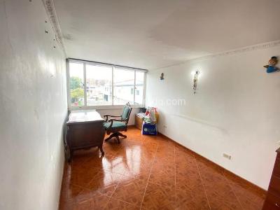 Casa de 5 alcobas en venta en Barrios Unidos Polo Club, Bogotá, 360 m² · foto 12 de 20