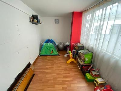 Casa de 5 alcobas en venta en Barrios Unidos Polo Club, Bogotá, 360 m² · foto 15 de 20
