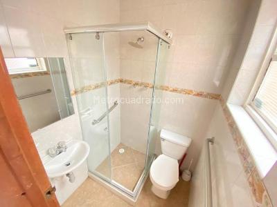 Casa de 5 alcobas en venta en Barrios Unidos Polo Club, Bogotá, 360 m² · foto 18 de 20