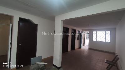 Casa de 5 alcobas en venta en Kennedy Floralia I Y Ii Sector, Bogotá, 260 m² · foto 3 de 20
