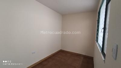 Casa de 5 alcobas en venta en Kennedy Floralia I Y Ii Sector, Bogotá, 260 m² · foto 9 de 20