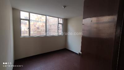 Casa de 5 alcobas en venta en Kennedy Floralia I Y Ii Sector, Bogotá, 260 m² · foto 12 de 20