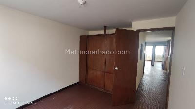 Casa de 5 alcobas en venta en Kennedy Floralia I Y Ii Sector, Bogotá, 260 m² · foto 13 de 20
