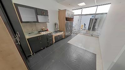 Casa de 5 alcobas en venta en Polo Club, Bogotá, 317 m² · foto 2 de 20