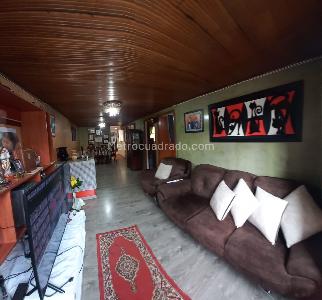 Casa de 5 alcobas en venta en Ciudad Kennedy Central, Bogotá, 240 m² · foto 3 de 20