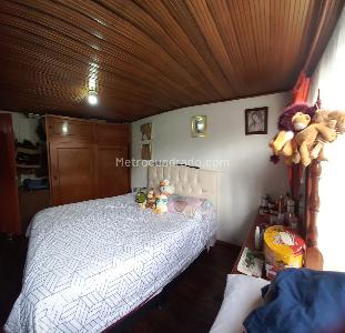 Casa de 5 alcobas en venta en Ciudad Kennedy Central, Bogotá, 240 m² · foto 6 de 20