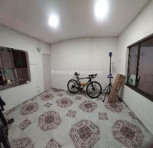 Casa de 5 alcobas en venta en Ciudad Kennedy Central, Bogotá, 240 m² · foto 10 de 20