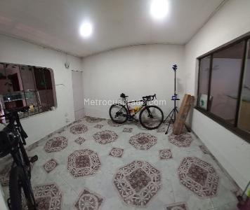 Casa de 5 alcobas en venta en Ciudad Kennedy Central, Bogotá, 240 m² · foto 11 de 20