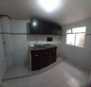 Casa de 5 alcobas en venta en Ciudad Kennedy Central, Bogotá, 240 m² · foto 16 de 20